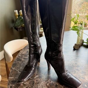 Sleek Leather Leather Heeled Boots
